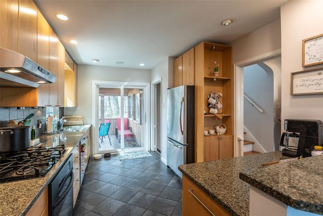 5905 Walnut Hill Drive, Des Moines, IA 50312