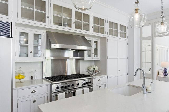 24 King Street, Charleston, SC 29401