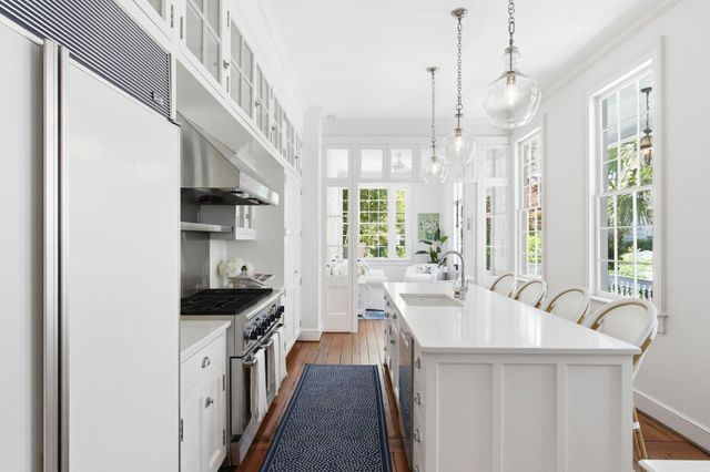 24 King Street, Charleston, SC 29401