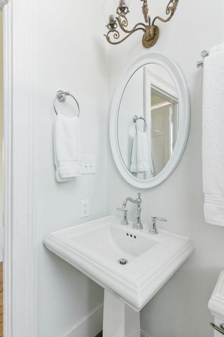 24 King Street, Charleston, SC 29401