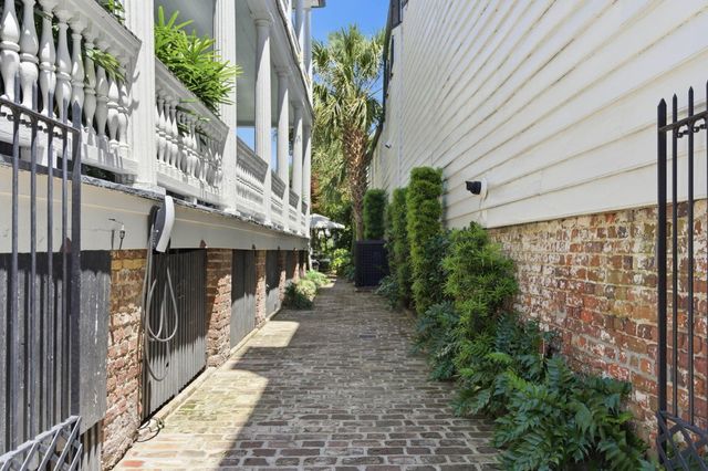 24 King Street, Charleston, SC 29401