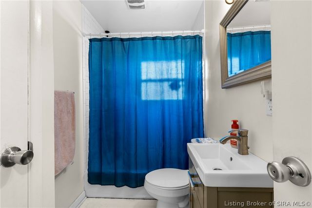 820 W Larkspur Drive, Jeffersonville, IN 47130