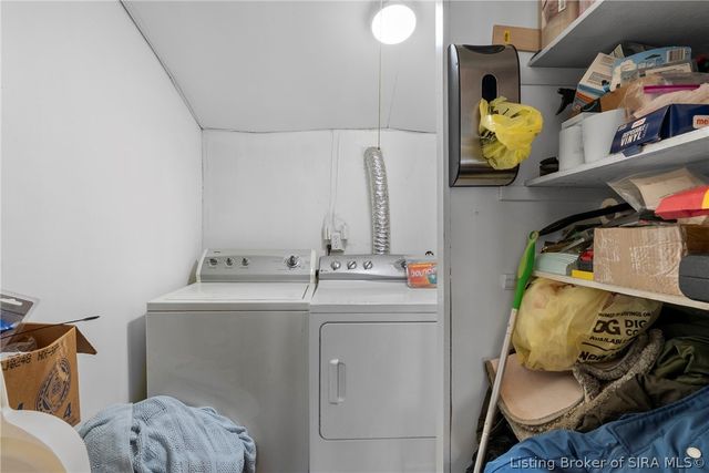 820 W Larkspur Drive, Jeffersonville, IN 47130