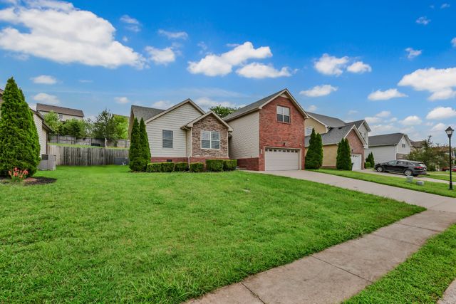 1125 Ishee Dr, Clarksville, TN 37042