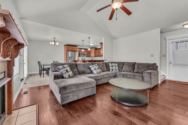 1125 Ishee Dr, Clarksville, TN 37042