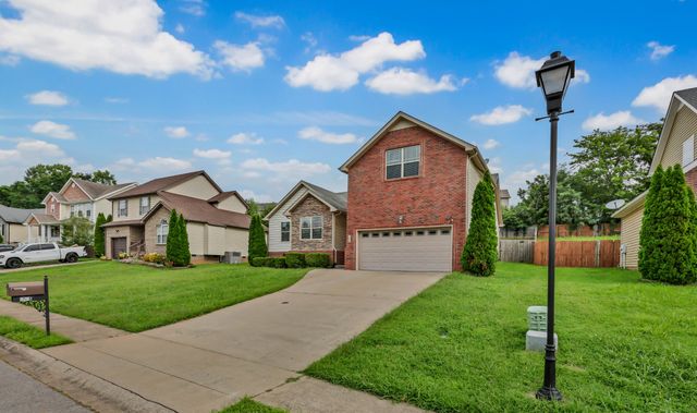 1125 Ishee Dr, Clarksville, TN 37042