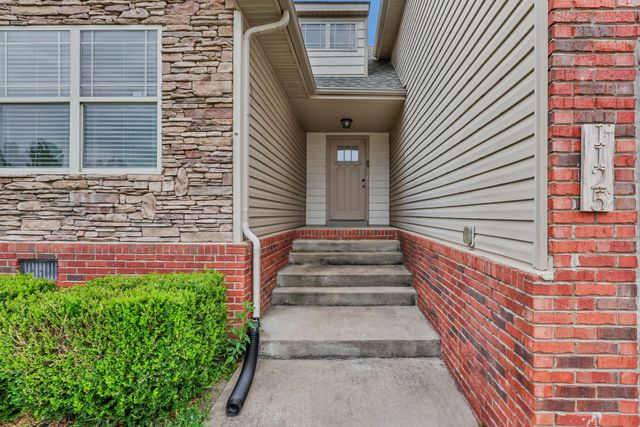 1125 Ishee Dr, Clarksville, TN 37042