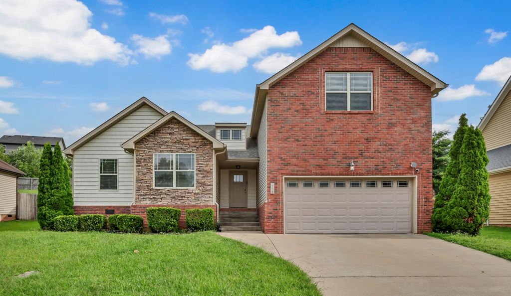 1125 Ishee Dr, Clarksville, TN 37042