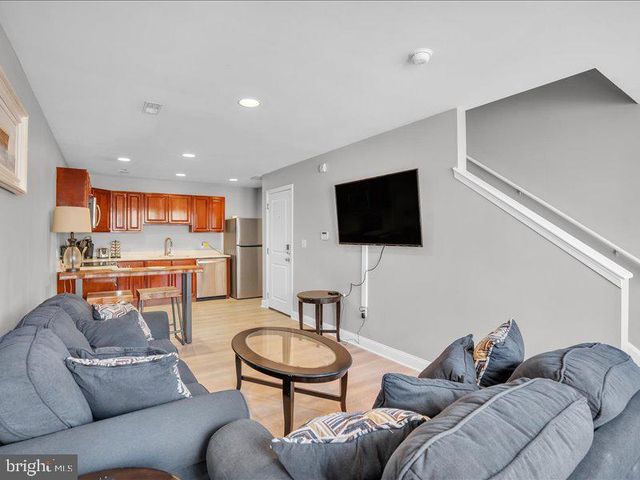 1939 N GRATZ ST, Philadelphia, PA 19121