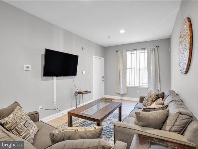 1939 N GRATZ ST, Philadelphia, PA 19121
