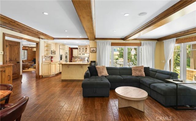21822 Seacrest Ln, Huntington Beach, CA 92646