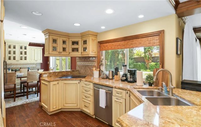 21822 Seacrest Ln, Huntington Beach, CA 92646