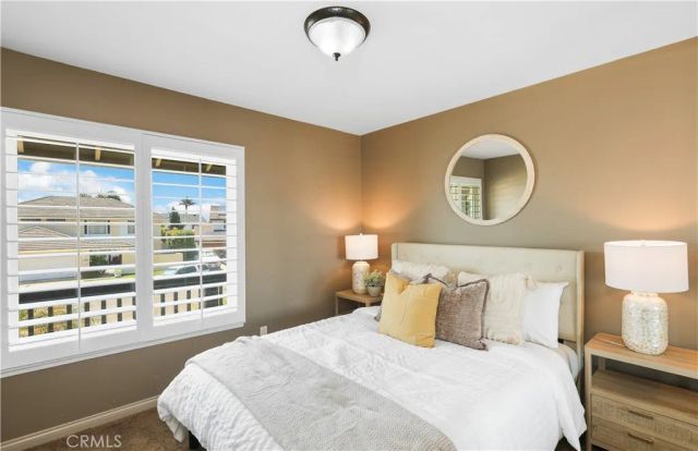21822 Seacrest Ln, Huntington Beach, CA 92646
