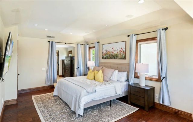 21822 Seacrest Ln, Huntington Beach, CA 92646