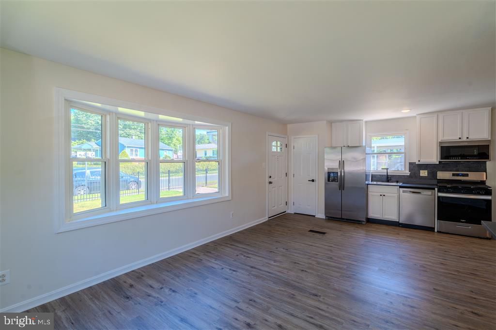Image 5 of property listing at 12324 CENTERHILL ST, Silver Spring, MD 20902