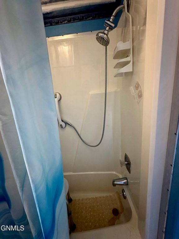 1003 Western Park, Jamestown, ND 58401 photo 11