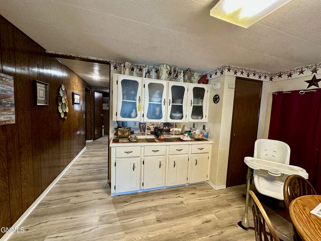 1003 Western Park, Jamestown, ND 58401 photo 5