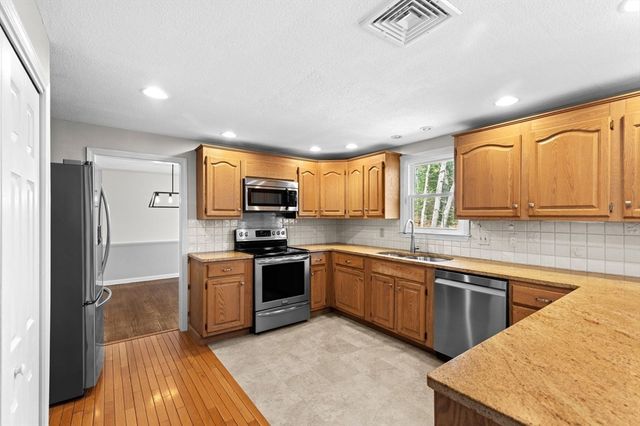 36 Cooke Road, Plymouth, MA 02360