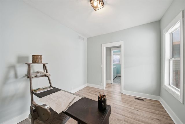 209 N Pleasant Street, Jackson, MI 49202