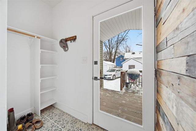 209 N Pleasant Street, Jackson, MI 49202