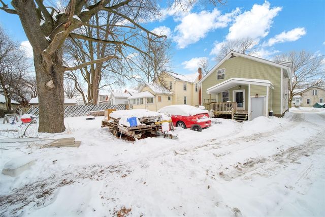 209 N Pleasant Street, Jackson, MI 49202