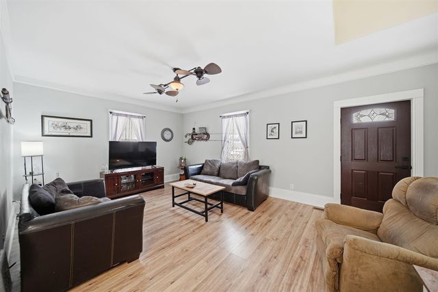 209 N Pleasant Street, Jackson, MI 49202