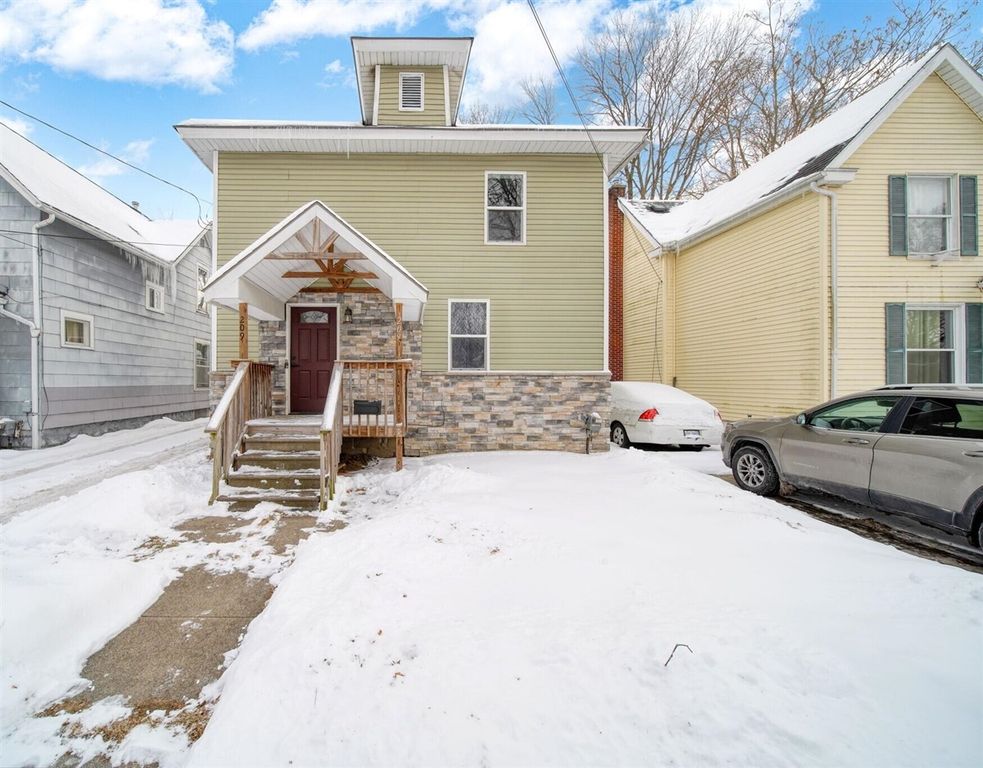 209 N Pleasant Street, Jackson, MI 49202