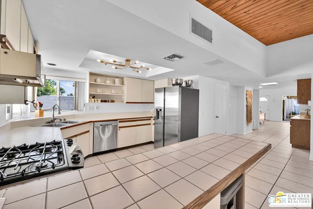 2211 N Starr Road, Palm Springs, CA 92262