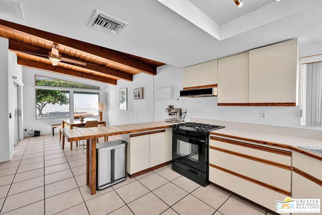 2211 N Starr Road, Palm Springs, CA 92262