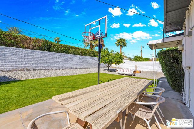 2211 N Starr Road, Palm Springs, CA 92262