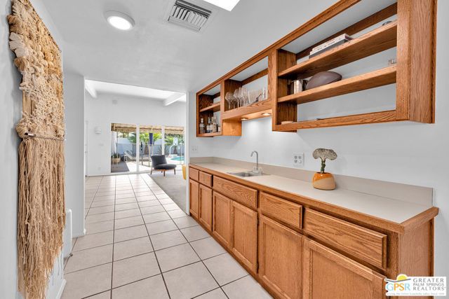 2211 N Starr Road, Palm Springs, CA 92262