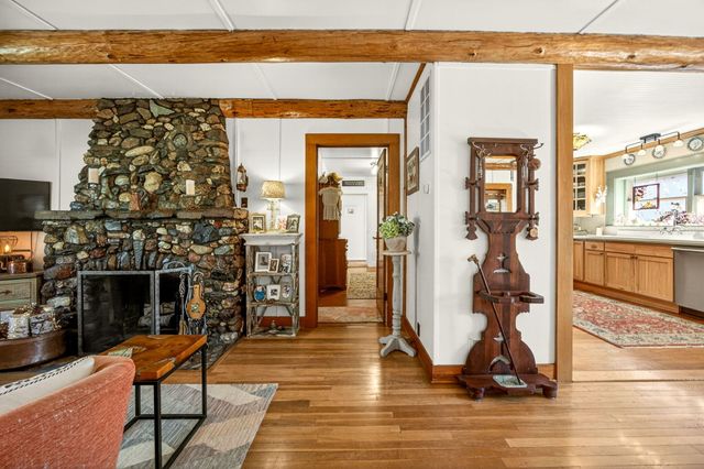 645 E California Street, Jacksonville, OR 97530