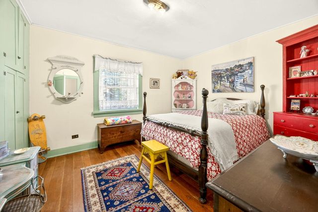 645 E California Street, Jacksonville, OR 97530