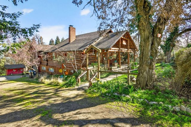 645 E California Street, Jacksonville, OR 97530