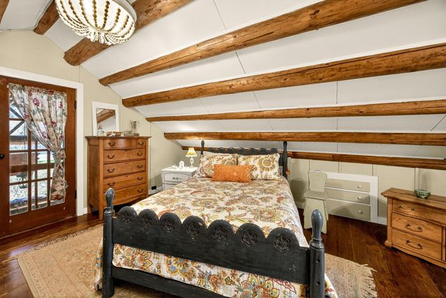 645 E California Street, Jacksonville, OR 97530