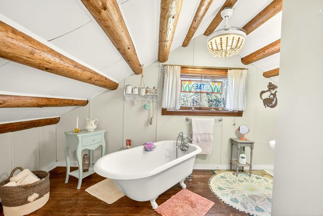 645 E California Street, Jacksonville, OR 97530