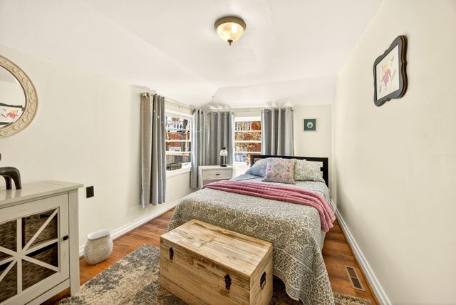 645 E California Street, Jacksonville, OR 97530