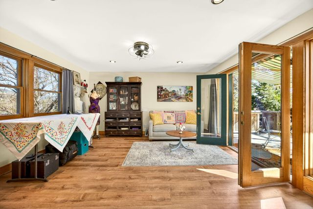 645 E California Street, Jacksonville, OR 97530