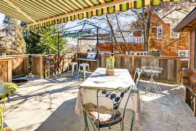 645 E California Street, Jacksonville, OR 97530