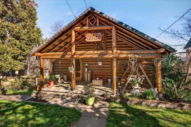 645 E California Street, Jacksonville, OR 97530