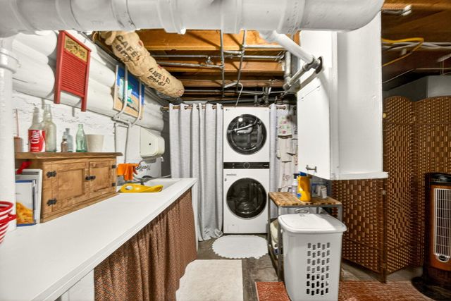 645 E California Street, Jacksonville, OR 97530