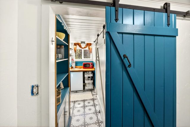 645 E California Street, Jacksonville, OR 97530