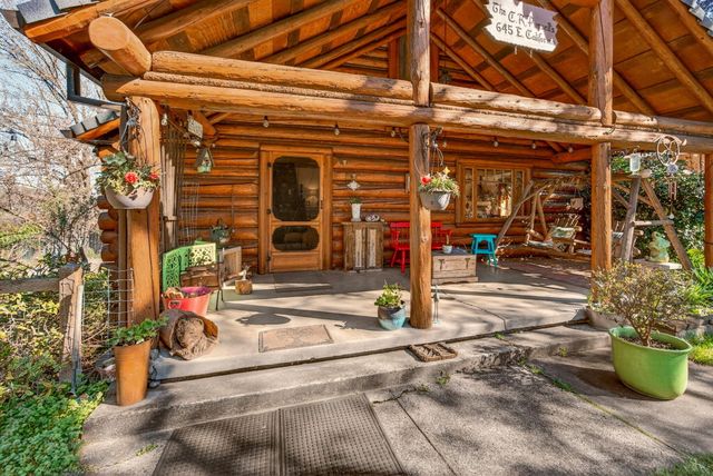 645 E California Street, Jacksonville, OR 97530