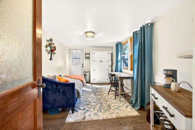 645 E California Street, Jacksonville, OR 97530