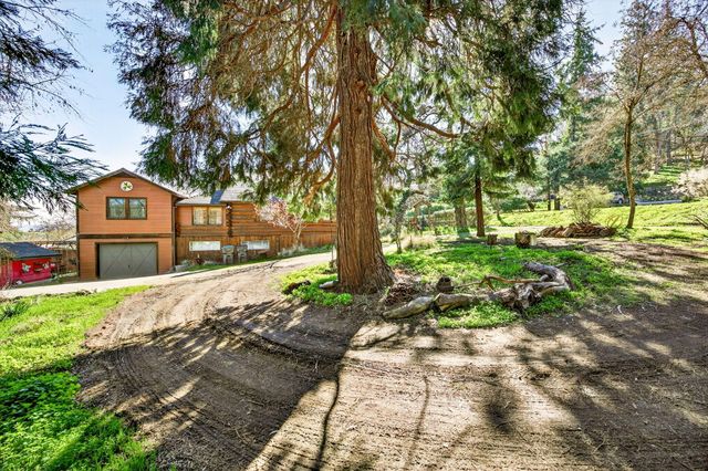 645 E California Street, Jacksonville, OR 97530