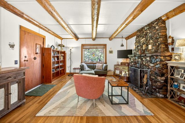 645 E California Street, Jacksonville, OR 97530