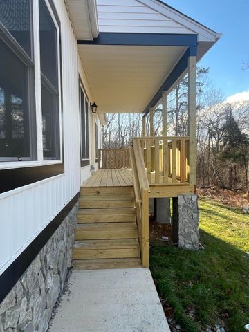 3086 Haymakertown RD, Troutville, VA 24175
