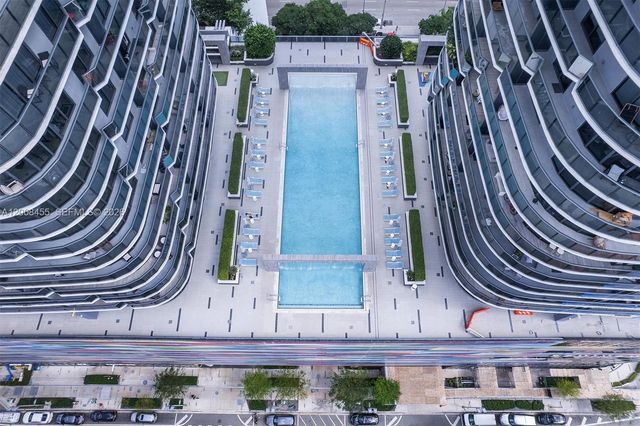 55 SW 9th St 1103, Miami, FL 33130