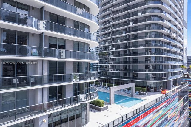 55 SW 9th St 1103, Miami, FL 33130