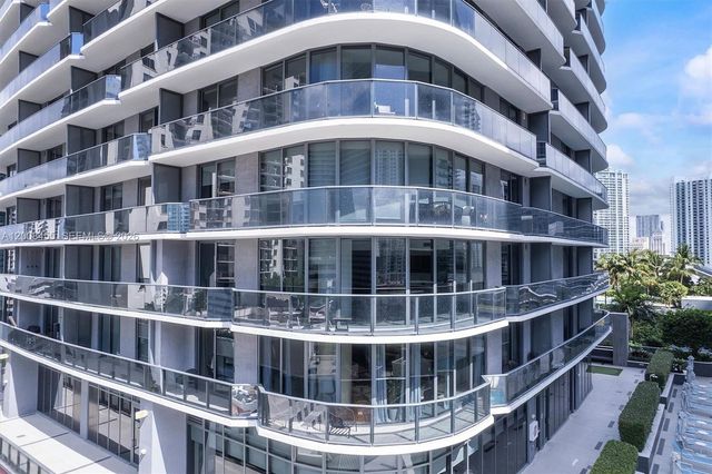 55 SW 9th St 1103, Miami, FL 33130